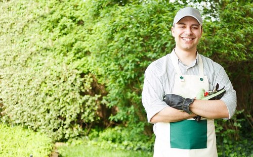 Payment and cancellation terms for gardening services in the UK